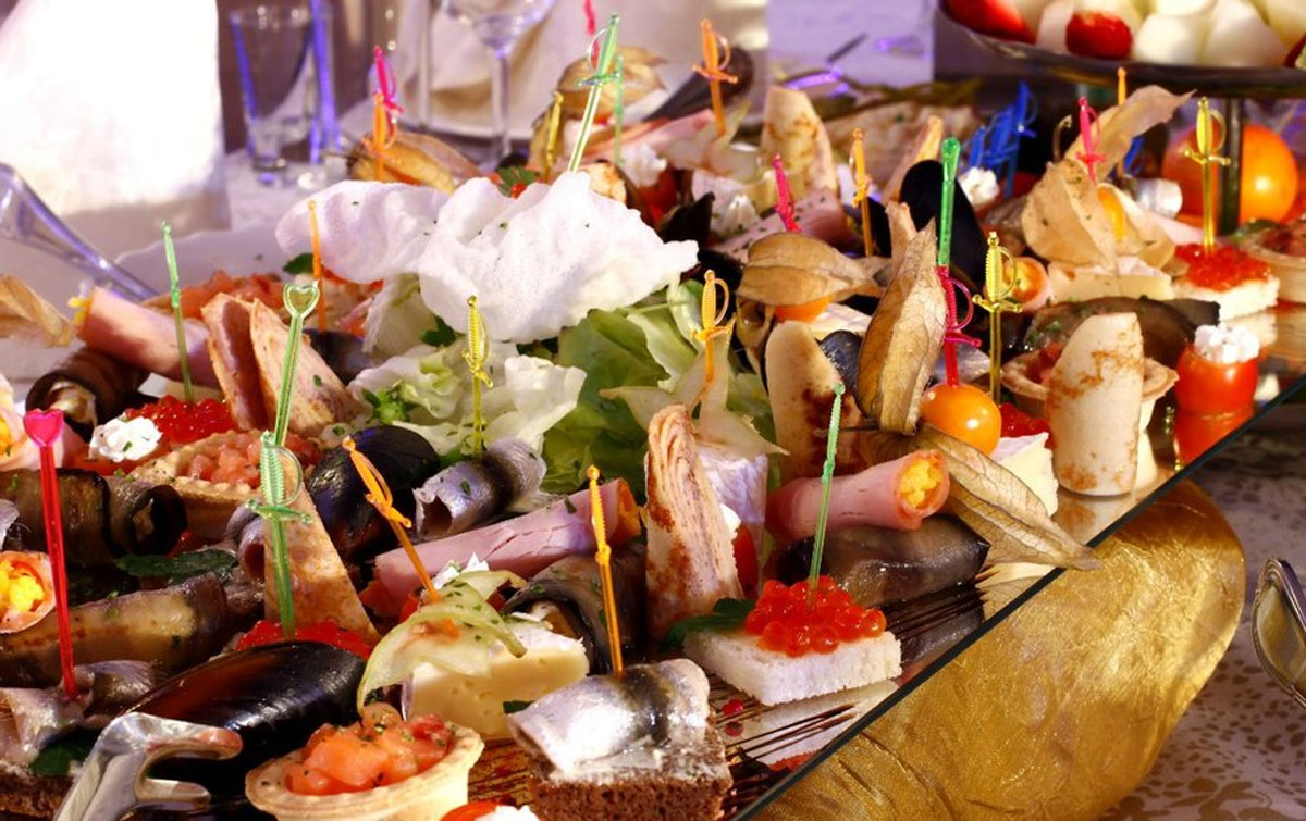 Основной зал — Клен