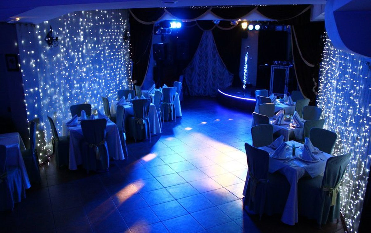 Основной зал — Клен