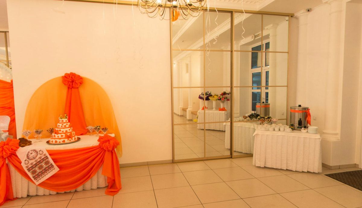 Основной зал — Ампир