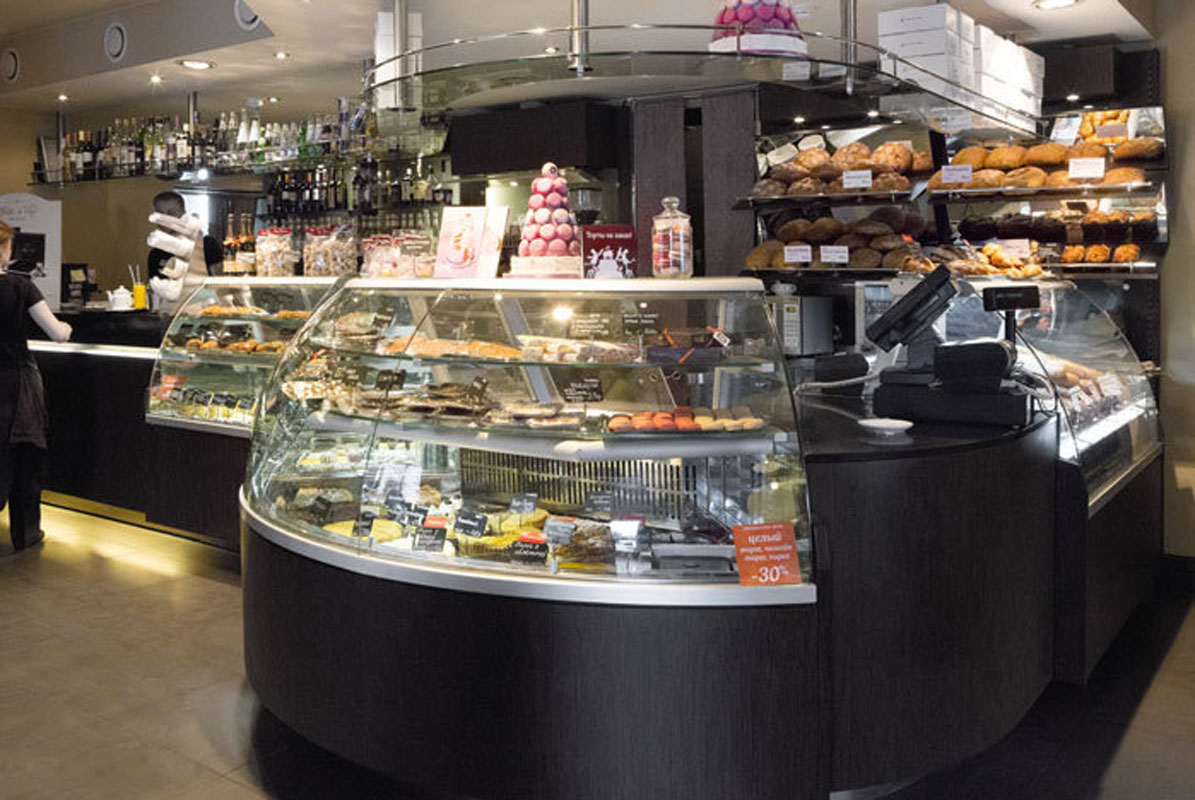 Основной зал — Круассан кафе на Багратиона