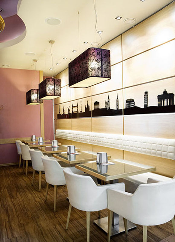 Основной зал — Круассан кафе на Багратиона