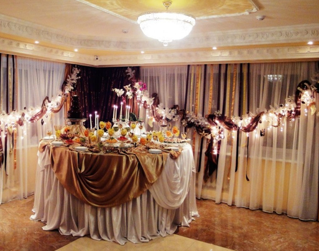 Зал на 100 человек — Роев ручей