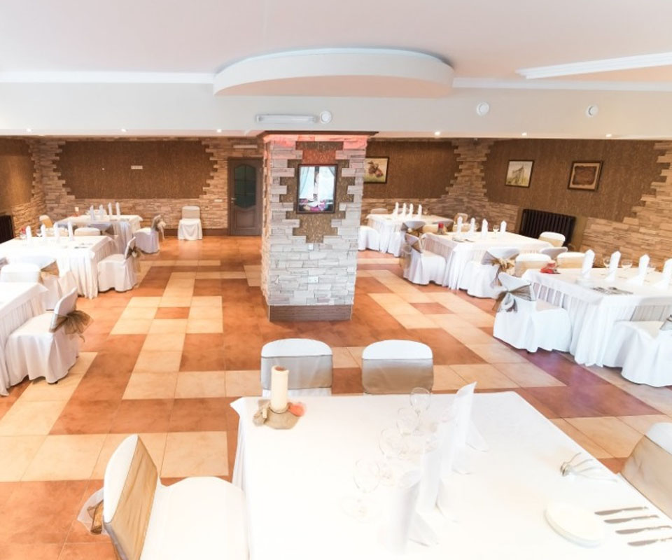 Зал на 100 человек — Роев ручей