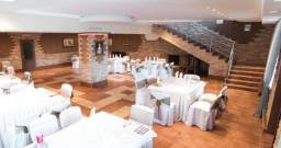 Зал на 100 человек