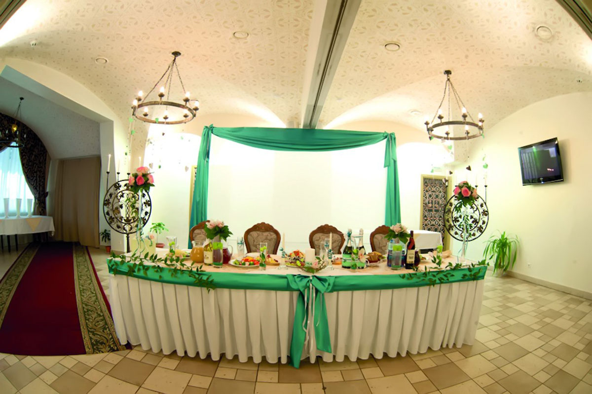 Основной зал — Иван Васильевич