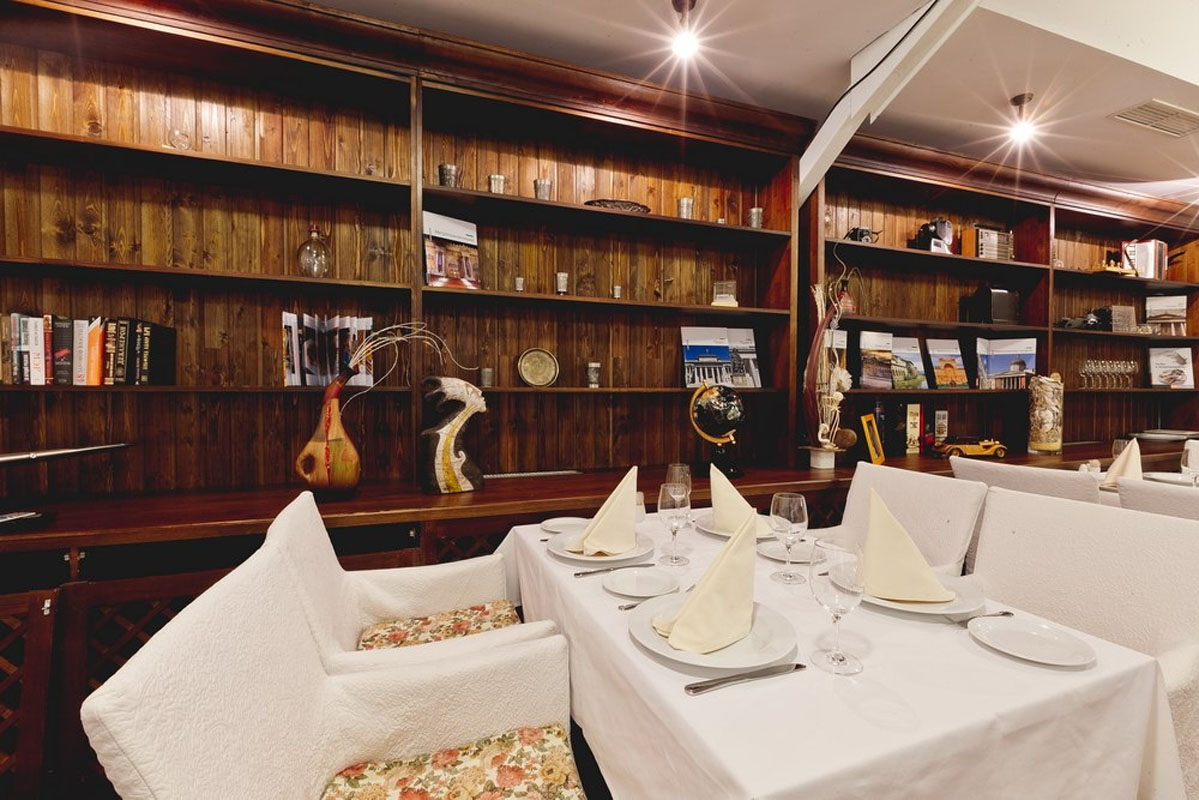 Основной зал — Терраса