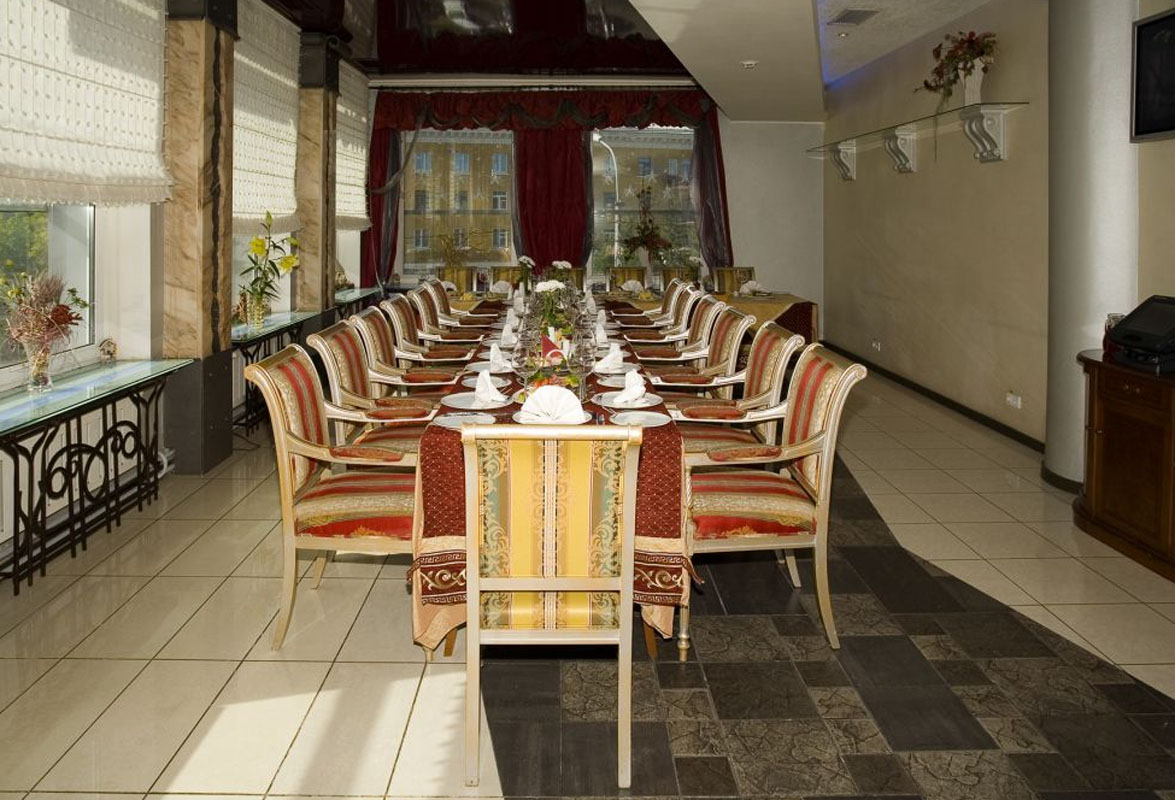 Основной зал — Калиостро