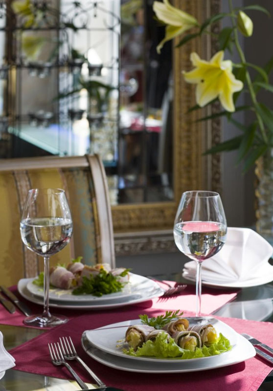 Основной зал — Калиостро