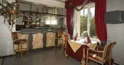 Основной зал