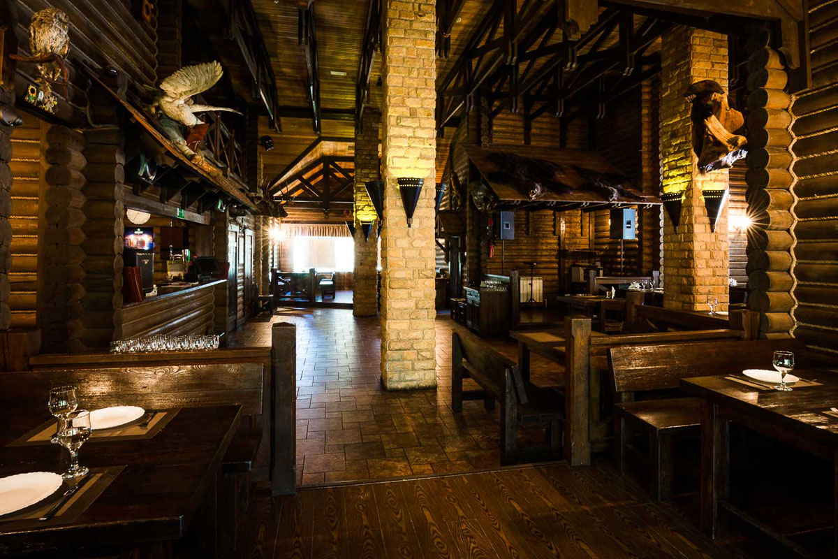 Основной зал — Ресторан Изба