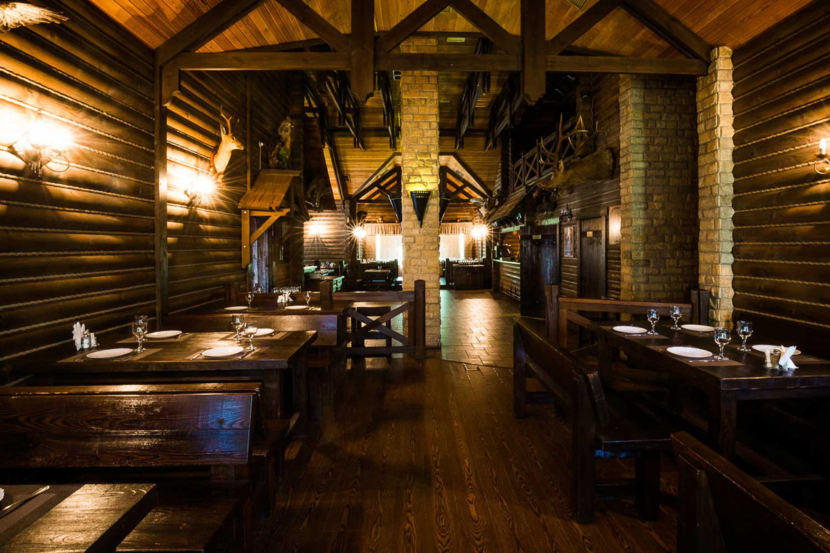 Основной зал — Ресторан Изба