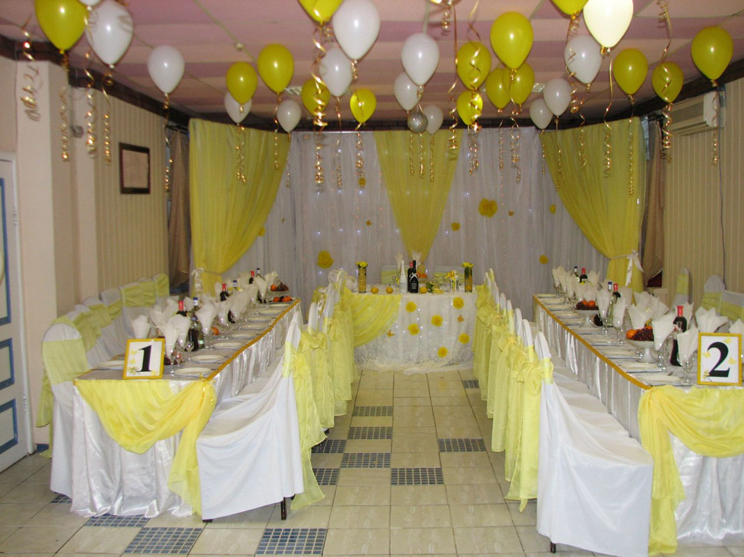 Основной зал — Тет-А-Тет