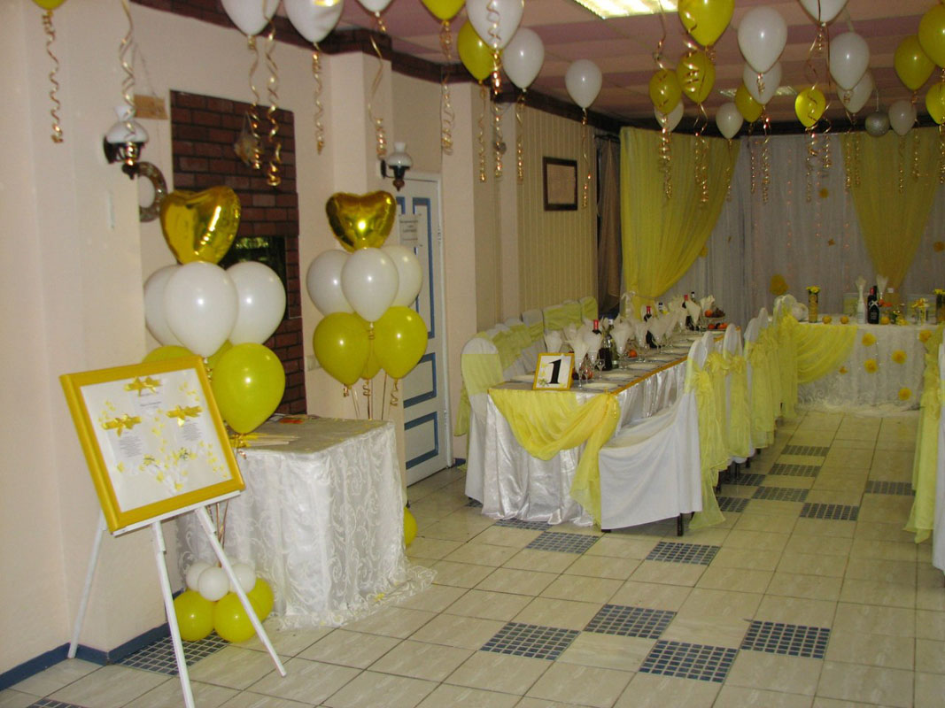 Основной зал — Тет-А-Тет