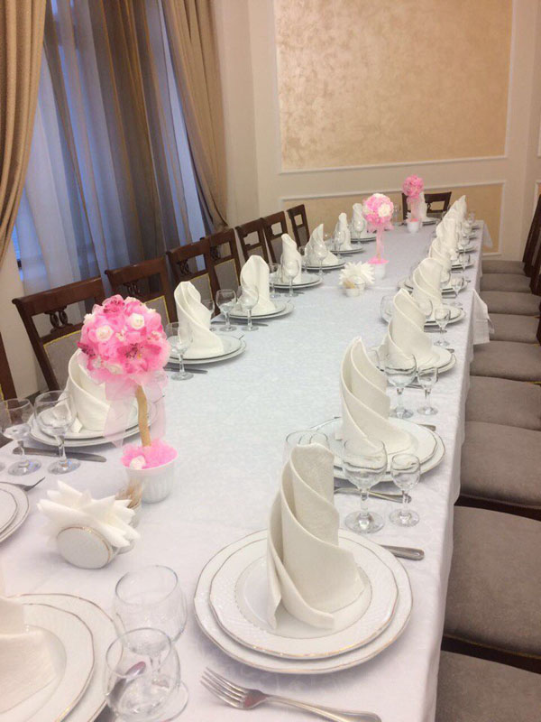 Зал на 30 человек — Лейли Меджнун