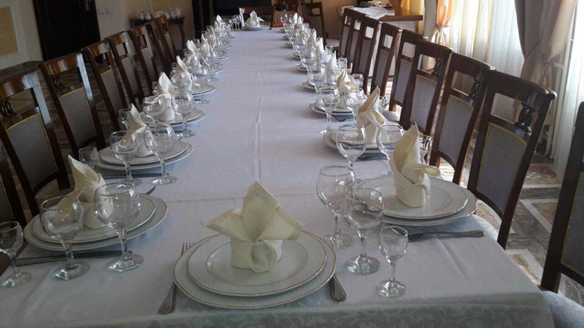 Зал на 30 человек — Лейли Меджнун