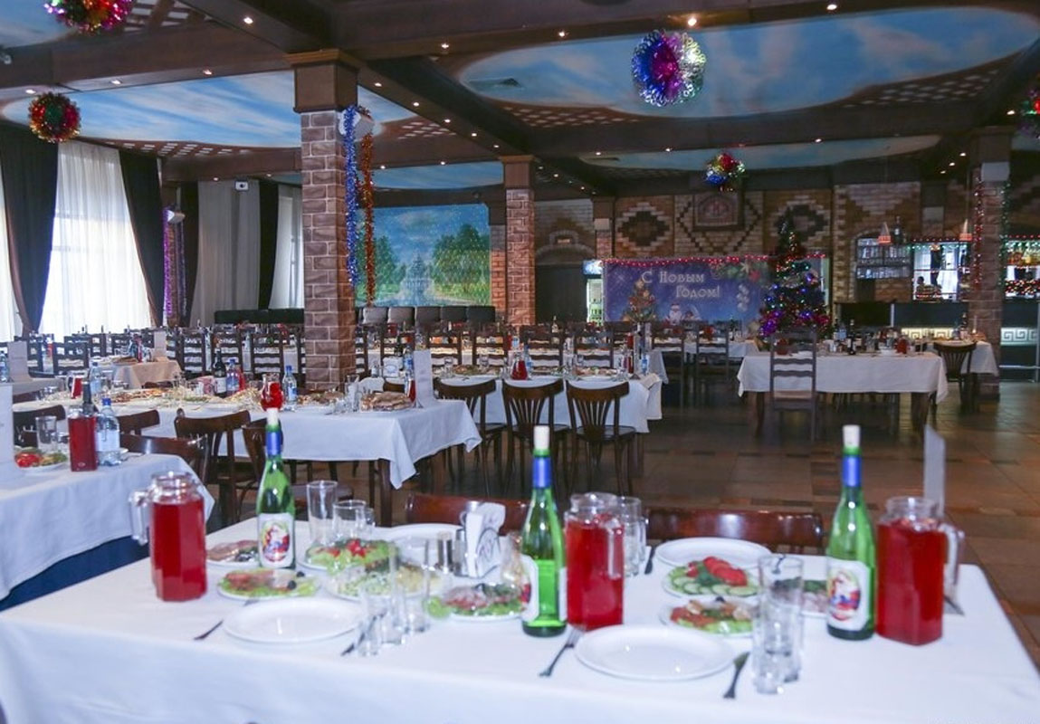 Зал на 100 человек