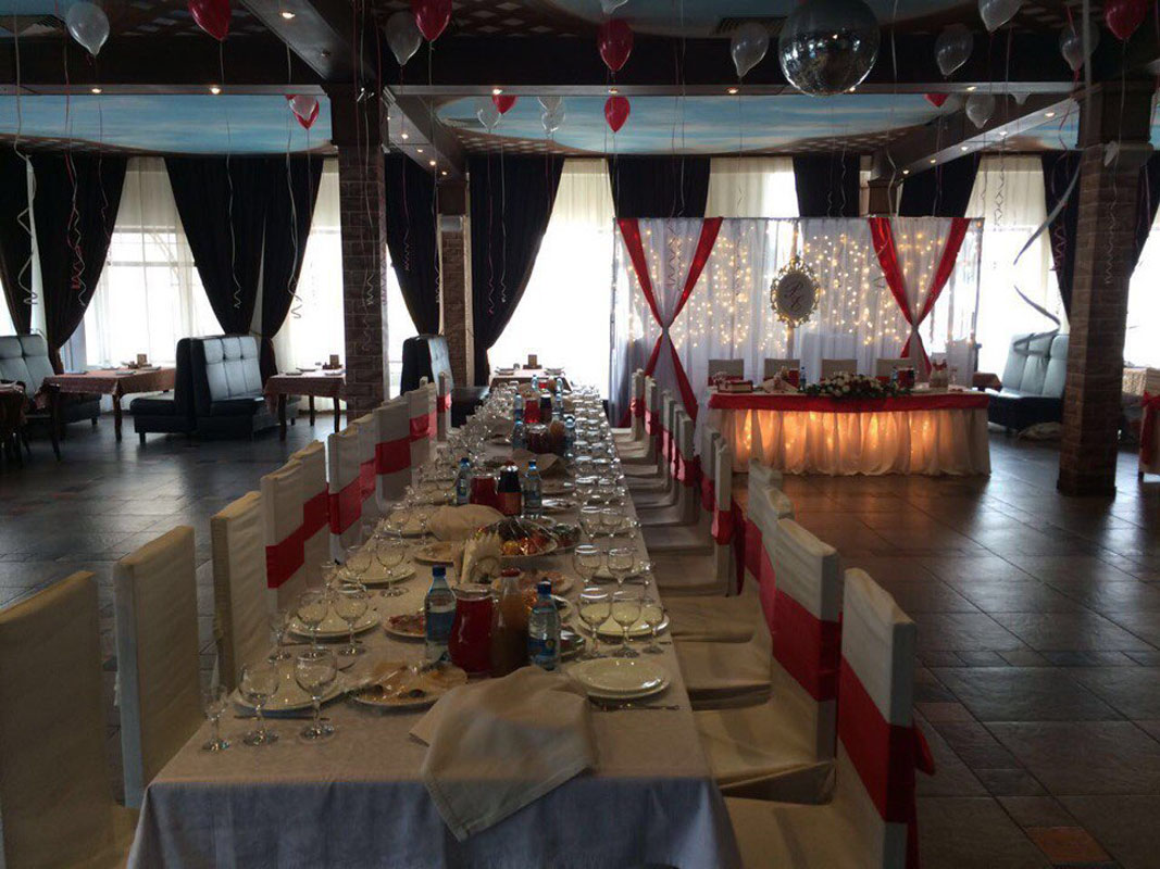 Зал на 100 человек — Лейли Меджнун