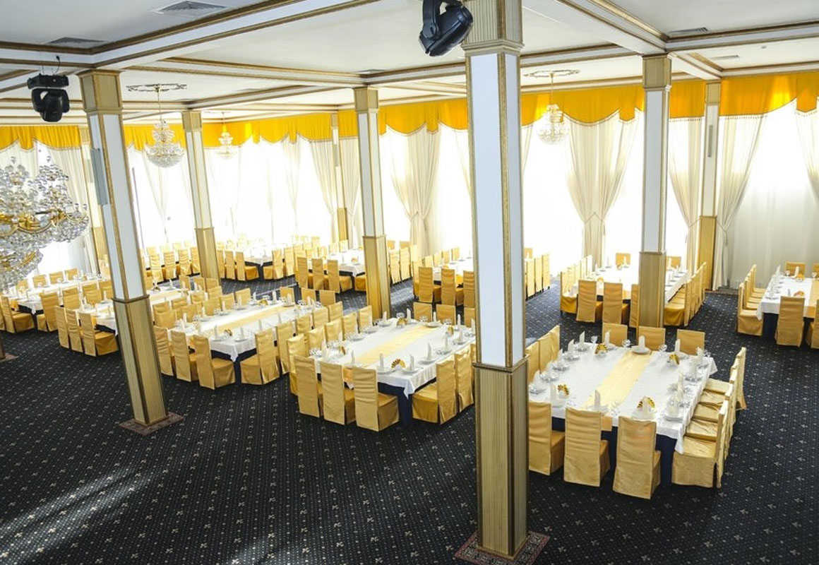 Зал на 400 человек — Лейли Меджнун