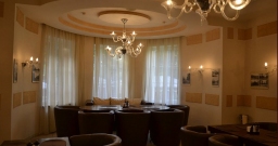 Лобби и караоке бар