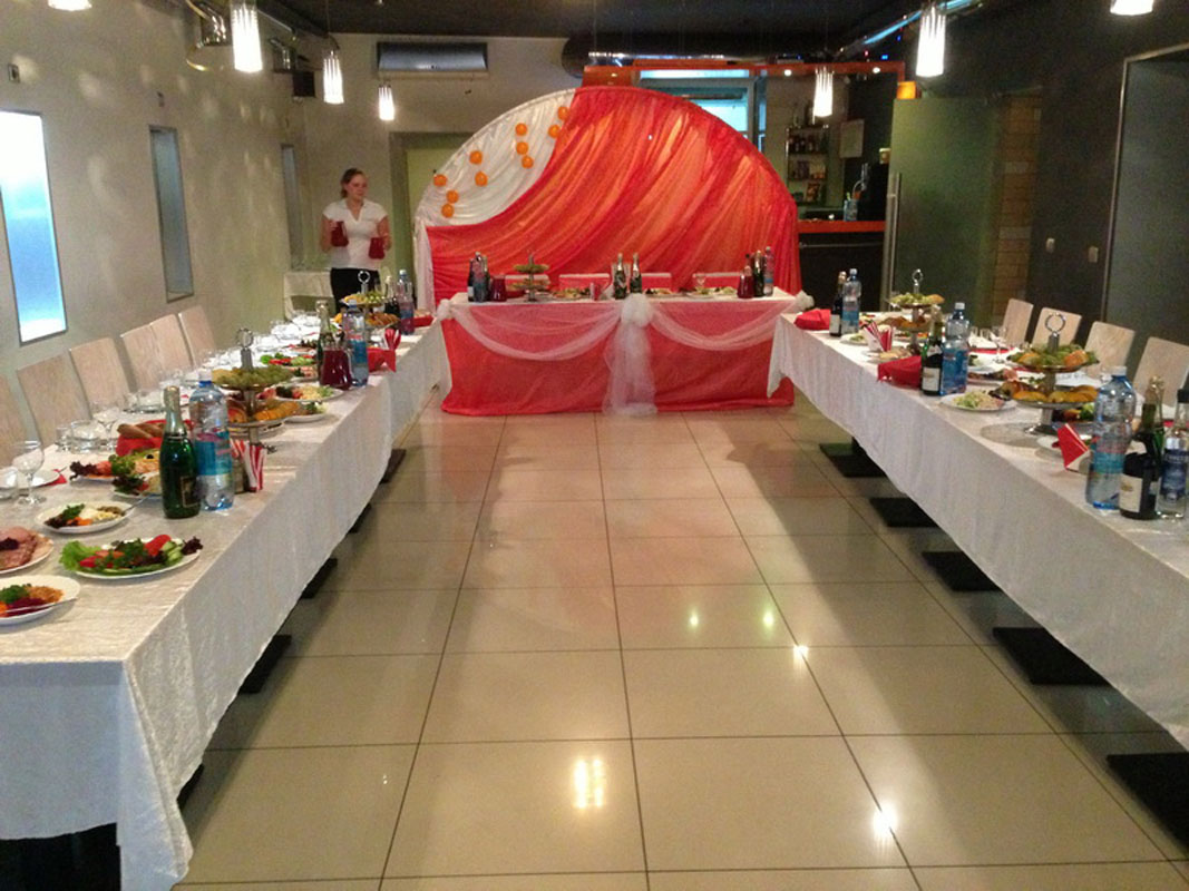 Основной зал — Гараж