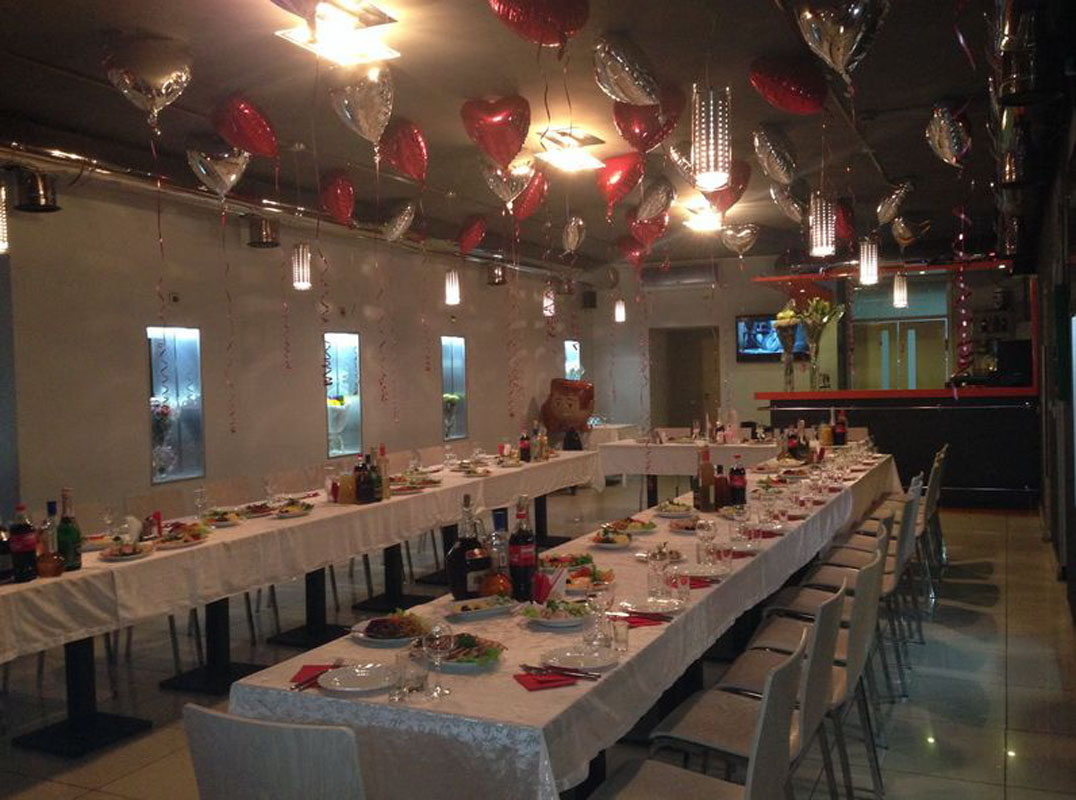 Основной зал — Гараж