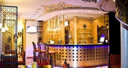Зал с баром — интерьер зала