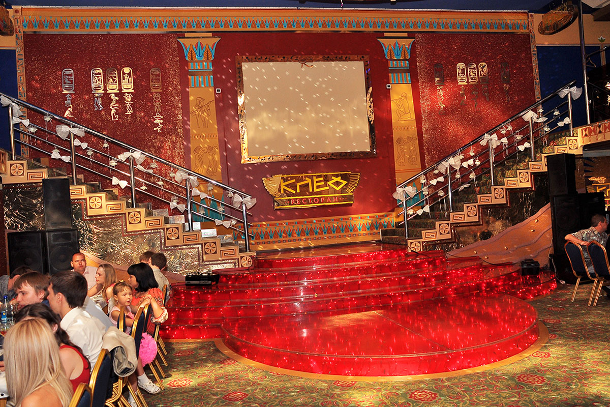 Основной зал — Караоке-ресторан Клео