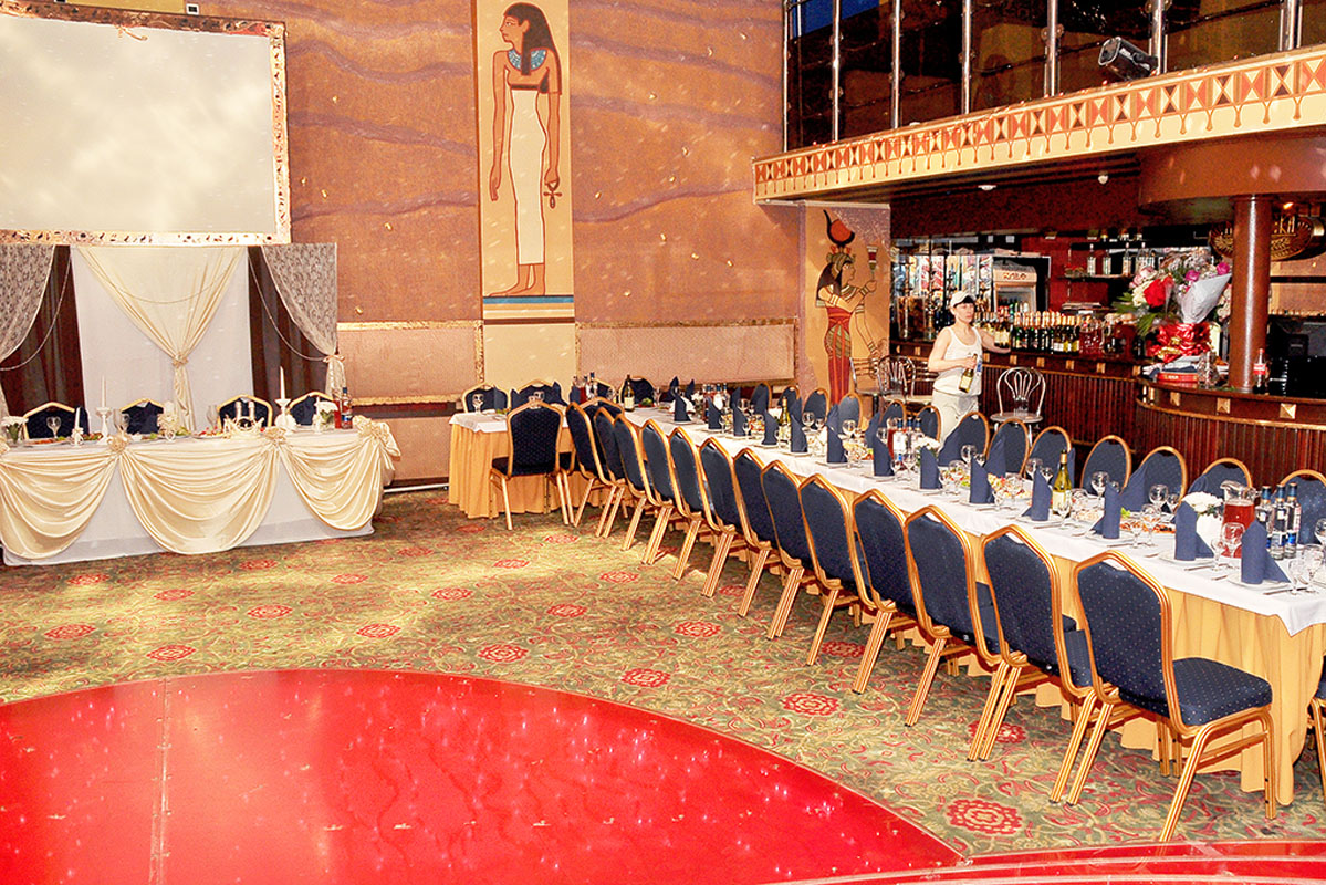 Основной зал — Караоке-ресторан Клео