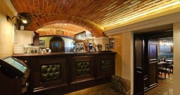 Основной зал — интерьер зала