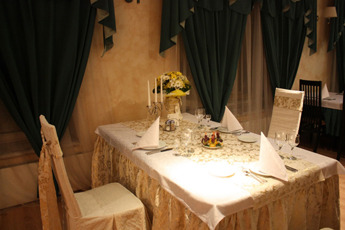 Основной зал — Яхонт