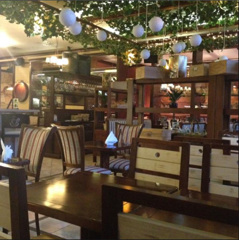 Основной зал — Наутилус Гриль на Ленинском проспекте