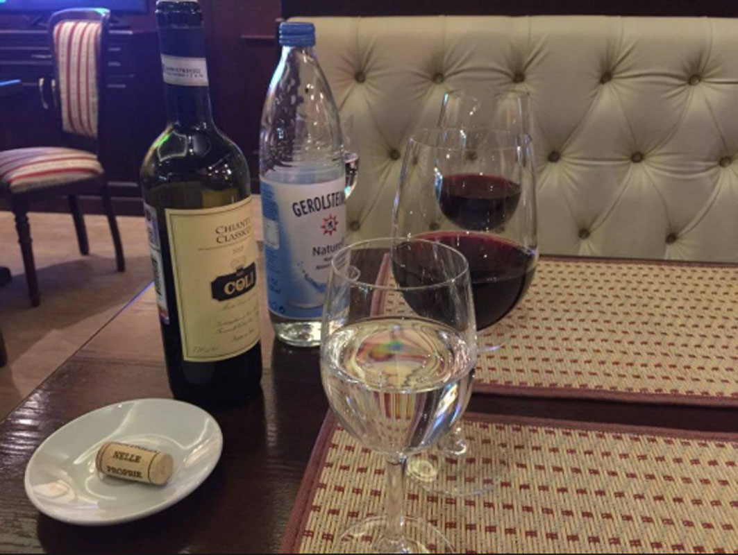 Основной зал — Наутилус на улице Чекистов