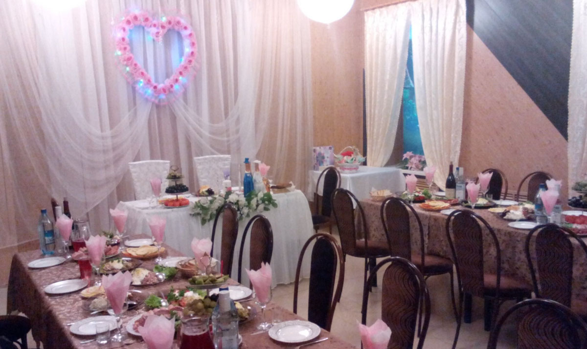 Основной зал — Кафе Армейское