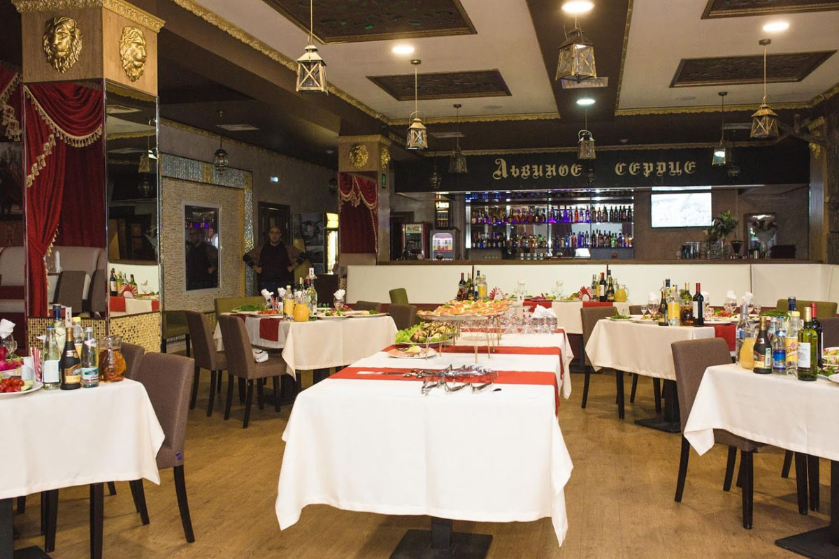 Основной зал — Львиное Сердце