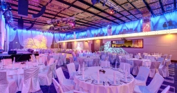 Чайковский — интерьер зала