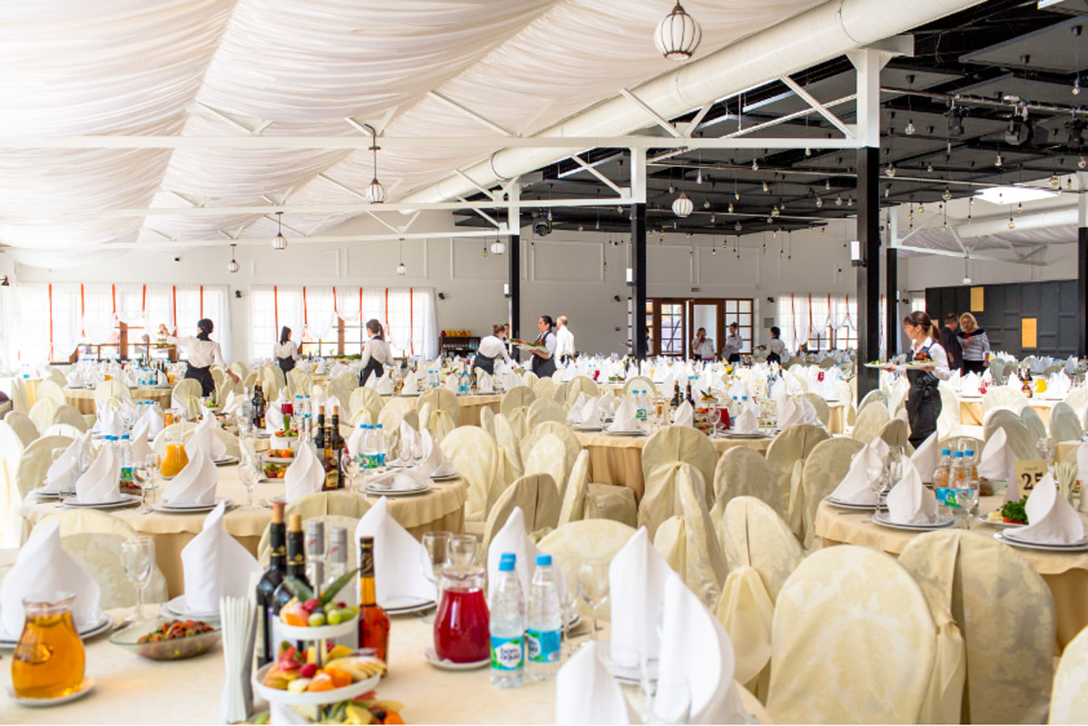 Резиденция королей — Концертно-банкетный зал Королевский Дворик, фото банкетного зала