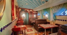 Зал на 1 этаже — интерьер зала