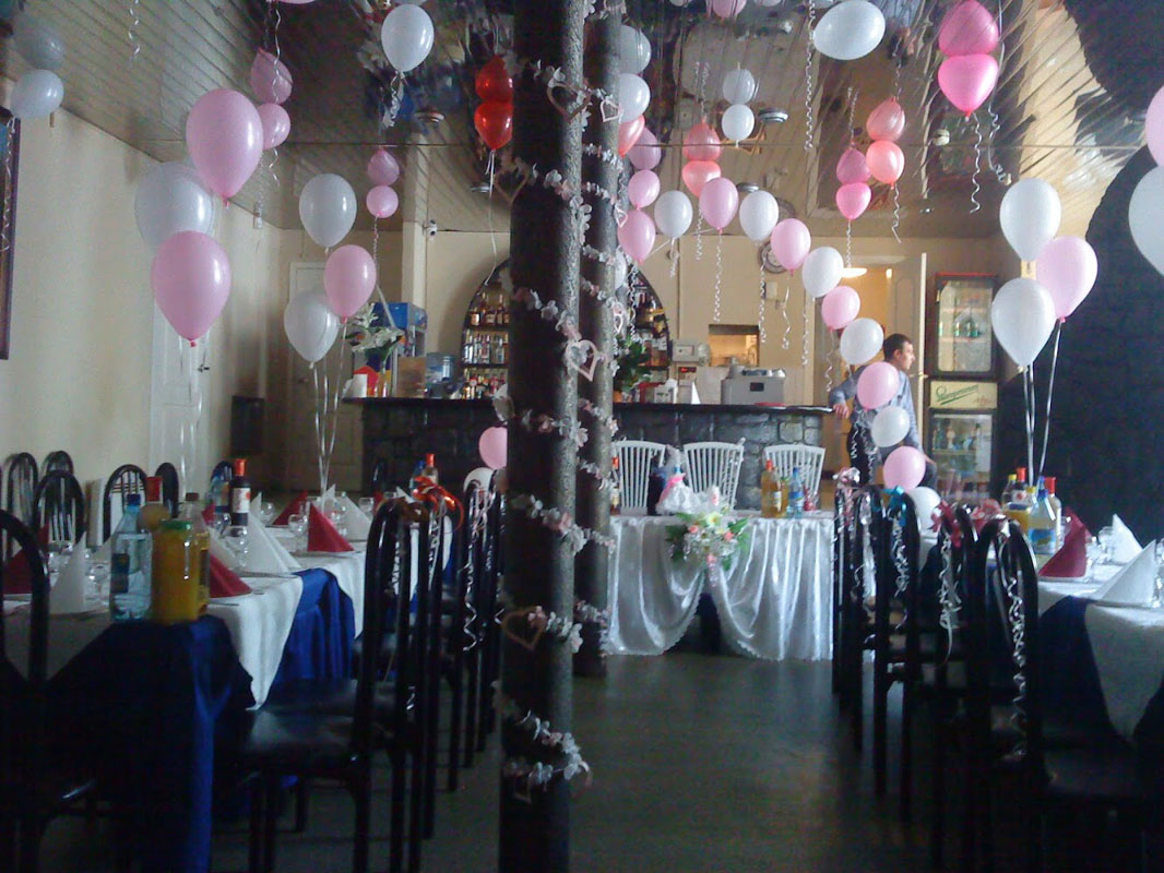 Основной зал — Кафе Карпаты