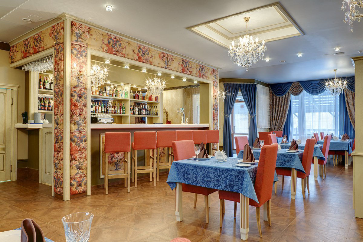 Основной зал — Барышня