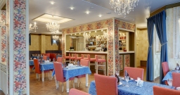 Основной зал