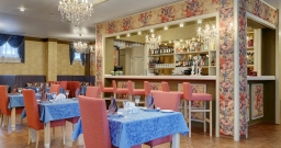 Основной зал