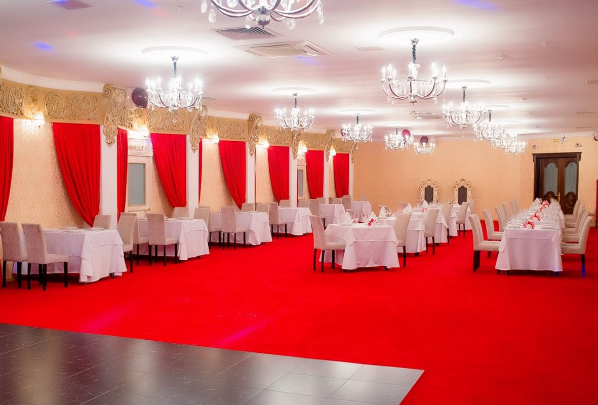 Основной зал — Ресто-клуб Саяны Royal