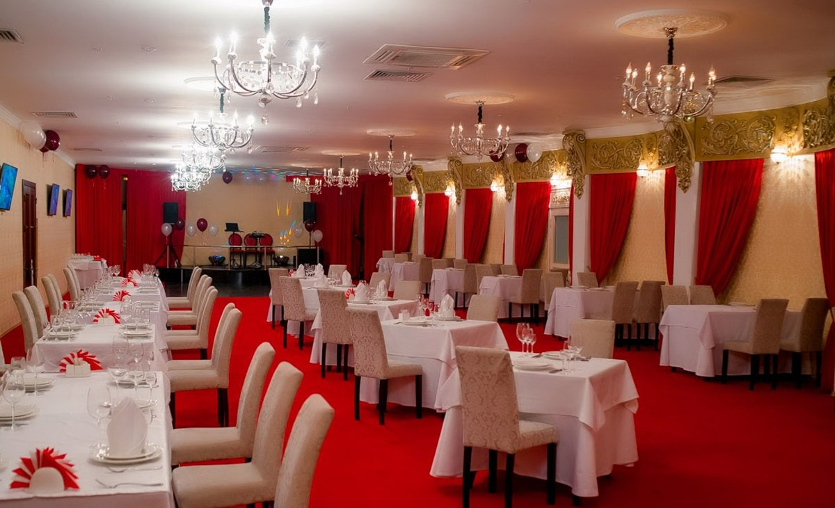 Основной зал — Ресто-клуб Саяны Royal