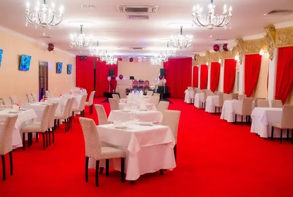 Основной зал