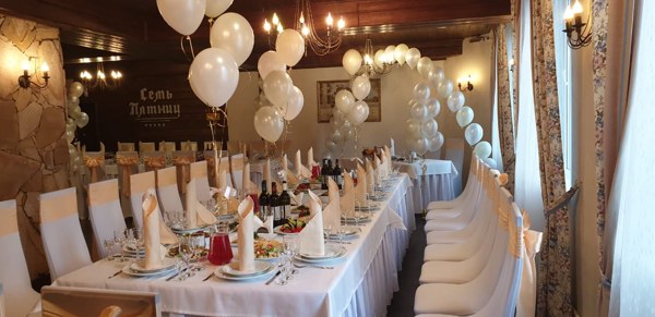 Кафе — банкетный зал Семь пятниц