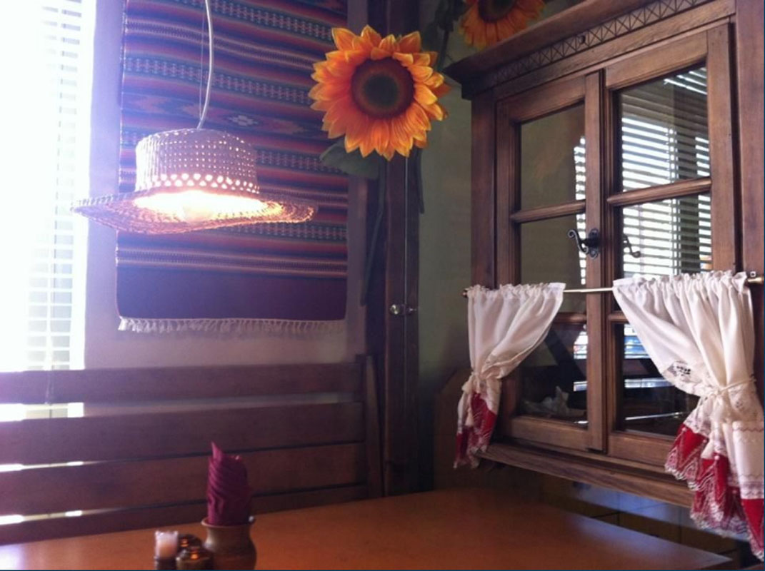 Основной зал — Борщ и Сало