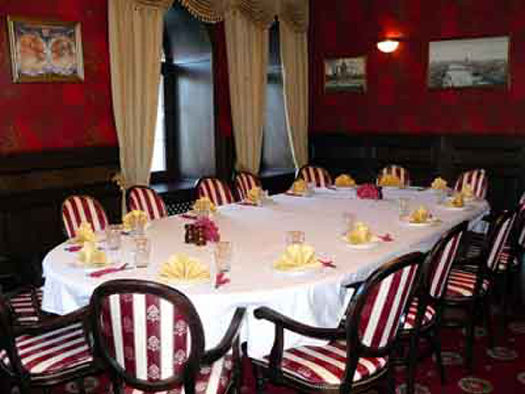 Зал «Английская гостиная» — The James Shark Pub