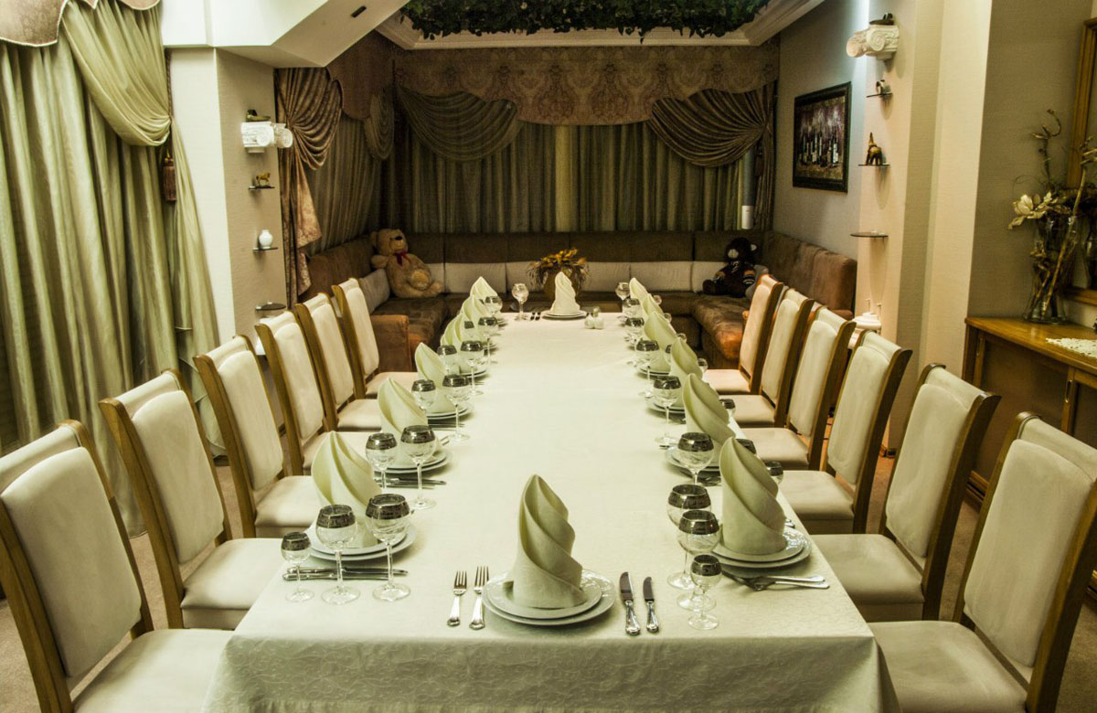 Зал на 20 человек —  Сударъ