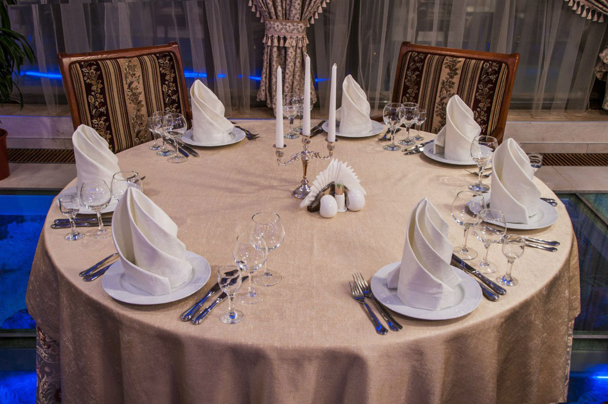 Зал на 80 человек —  Сударъ