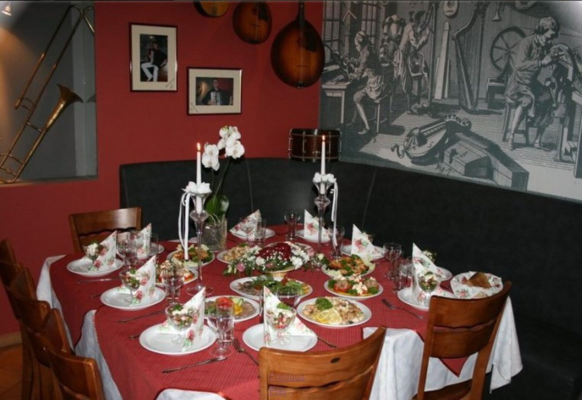 Зал на 30 человек — Кафе Дуэт